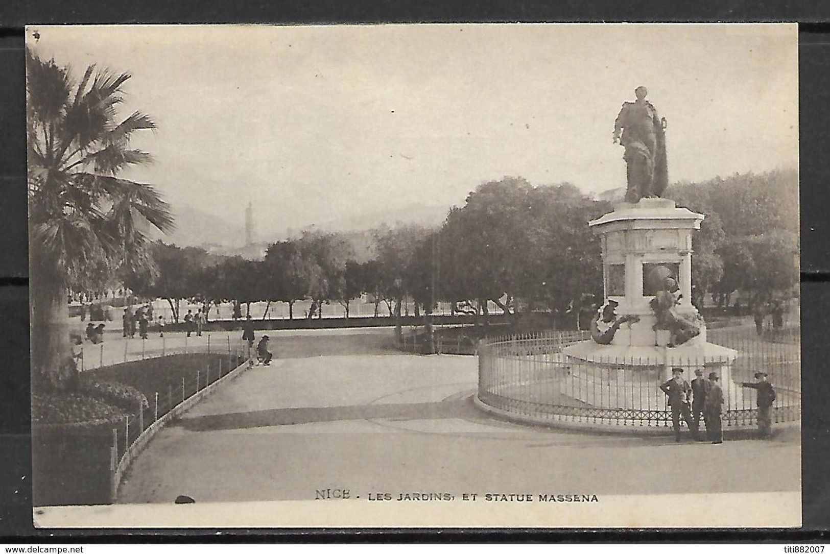 NICE     -    Les  Jardins  Et  Statue  De  Massena. - Monuments, édifices