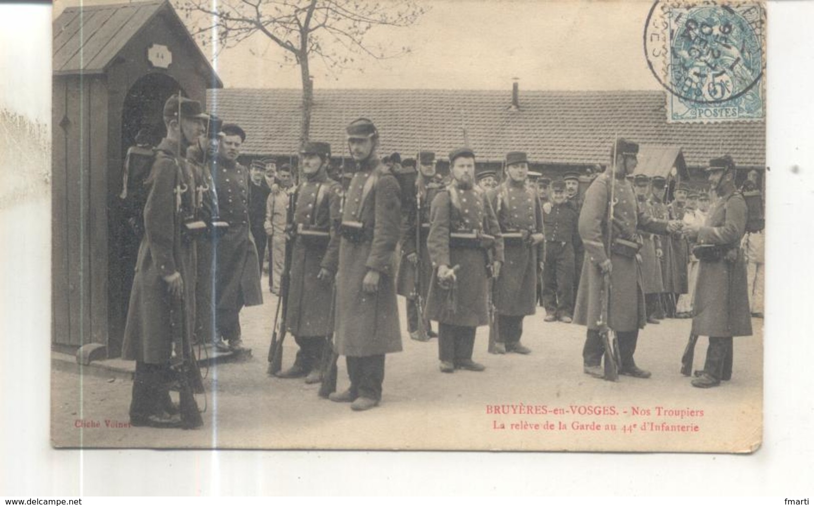 Bruyeres En Vosges, Nos Troupiers, La Relève De La Garde Au 44e D'infanterie - Bruyeres