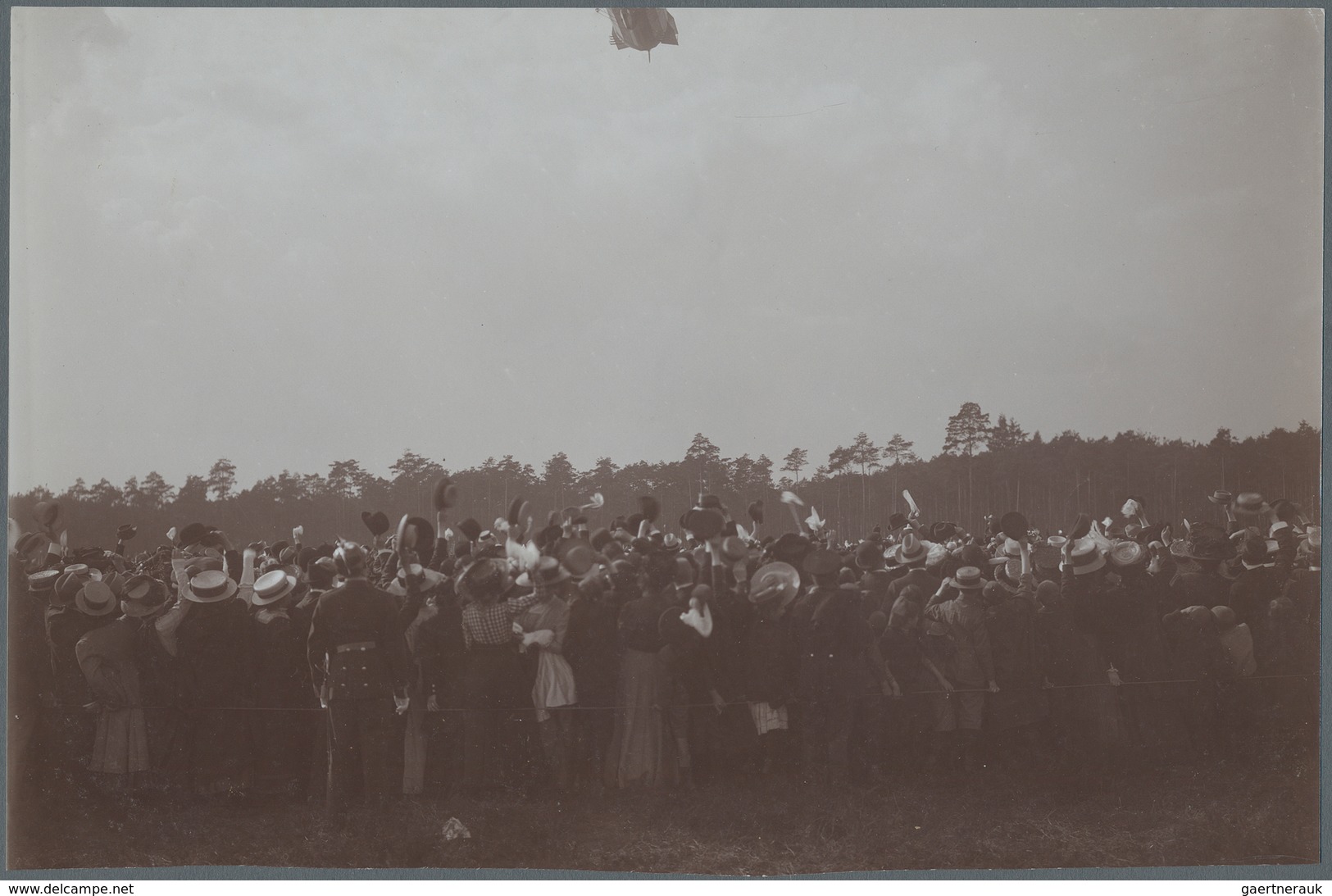 Thematik: Zeppelin / Zeppelin: 1909. Group Of Nine Large-format Photographs, All Pictured, From The - Zeppelins