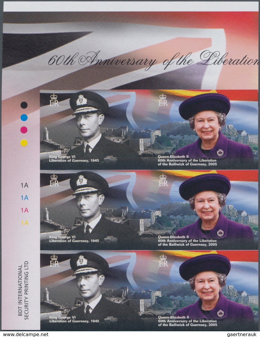 Großbritannien - Guernsey: 2005, 60th Anniversary Of The End Of WWII Complete Se-tenant Set Of Two ( - Guernsey
