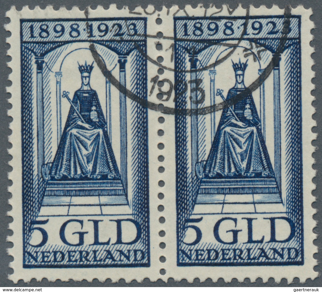 Niederlande: 1923, 25th Anniversary, 5gld. Bue, Horizontal Pair, Fresh Colour And Well Perforated, N - Briefe U. Dokumente