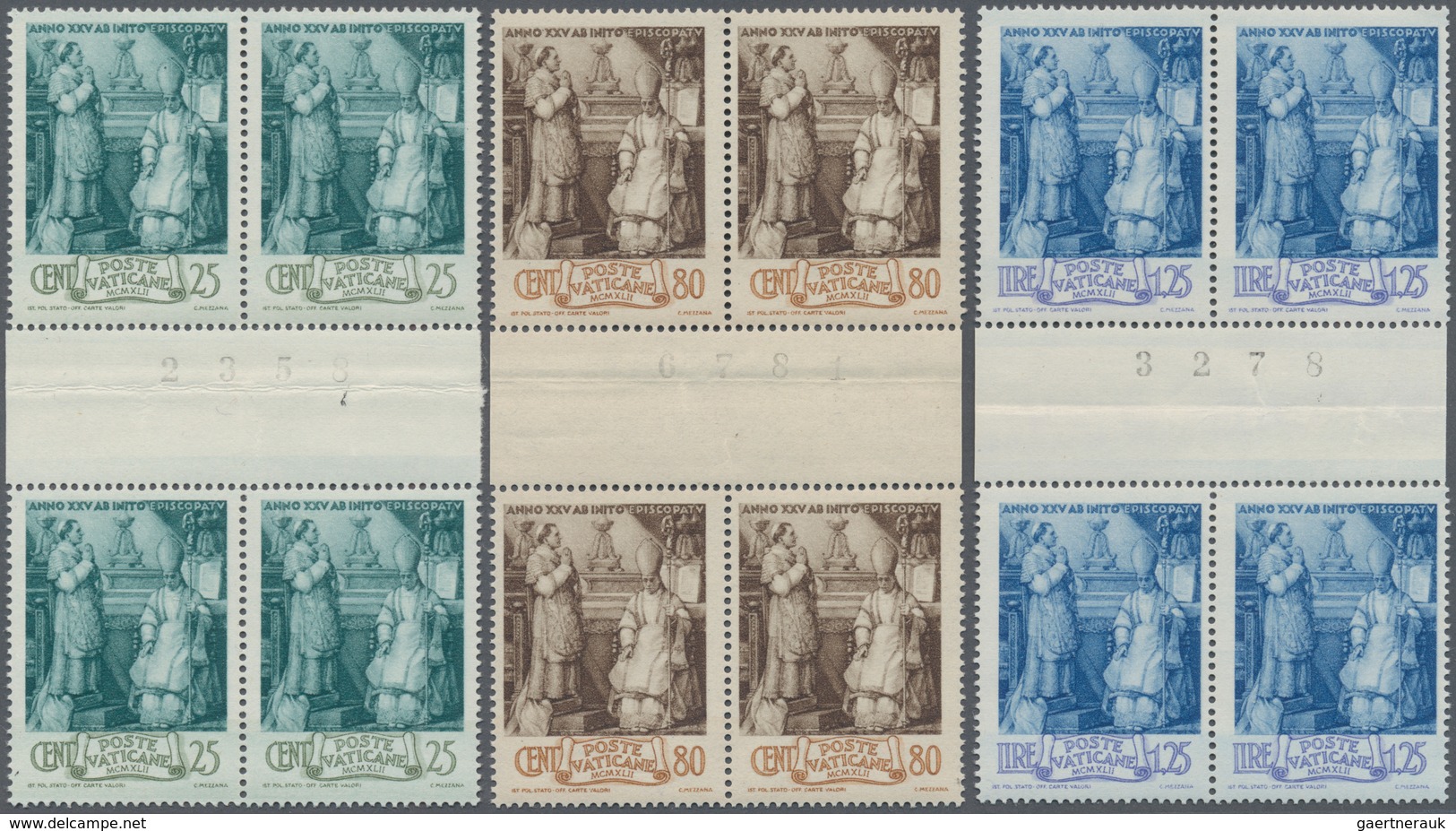 Vatikan: 1943. Bischofsweihe, 3 Werte Im Viererblock Mit Senkrechten Zwischenstegen Zwischen Den Mar - Unused Stamps