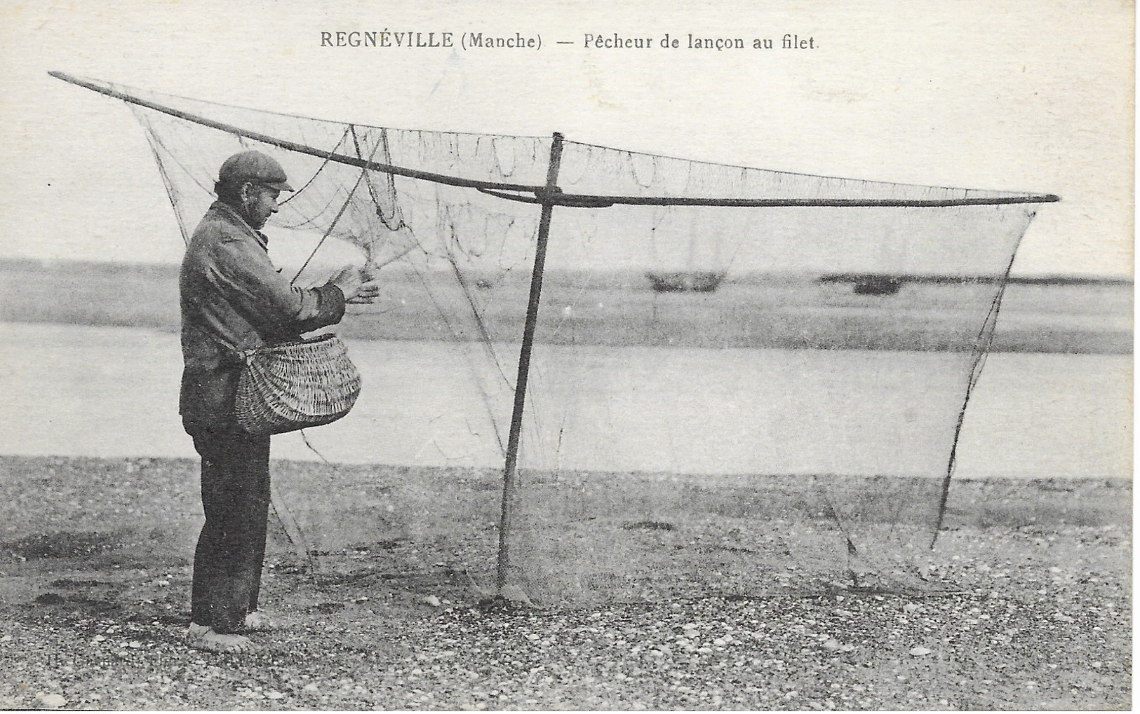 Regnéville  Pécheur De Lançon Au Filet - Autres & Non Classés