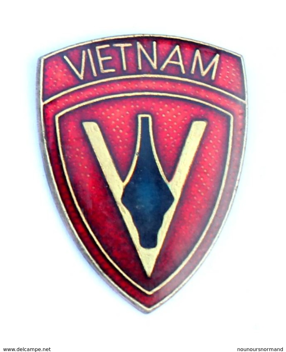 Pin's Insigne FORCE D'ASSAUT IWO JIMA Avec Mention VIETNAM - USA - J023 - Armee