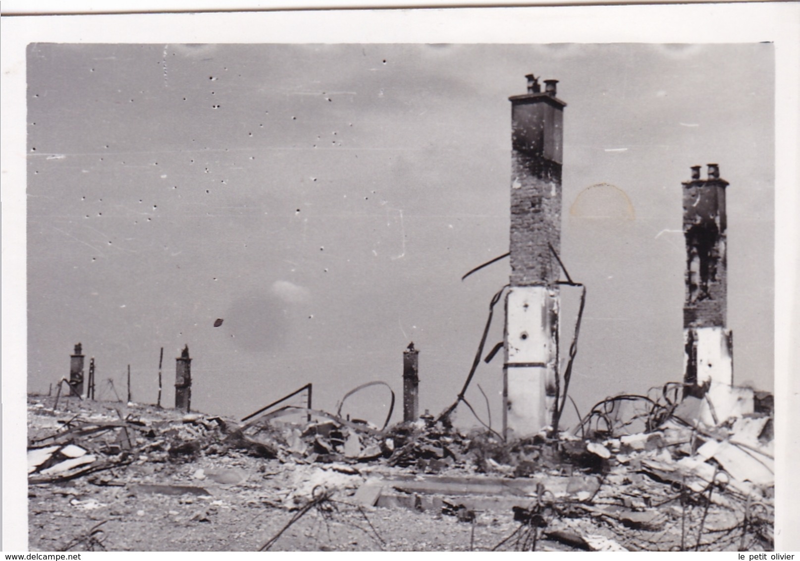 PHOTO ORIGINALE 39 / 45 WW2 WEHRMACHT FRANCE NORD LES RUINES DE LA VILLE LA BASSEE ? - Guerre, Militaire