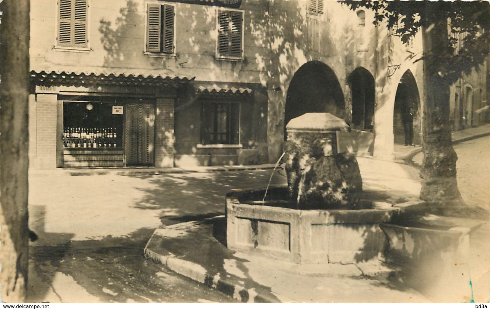 83 - OLLIOULES - Place Hippolyte Dupras (écrit Avec Un T Au Dos) - Autres & Non Classés