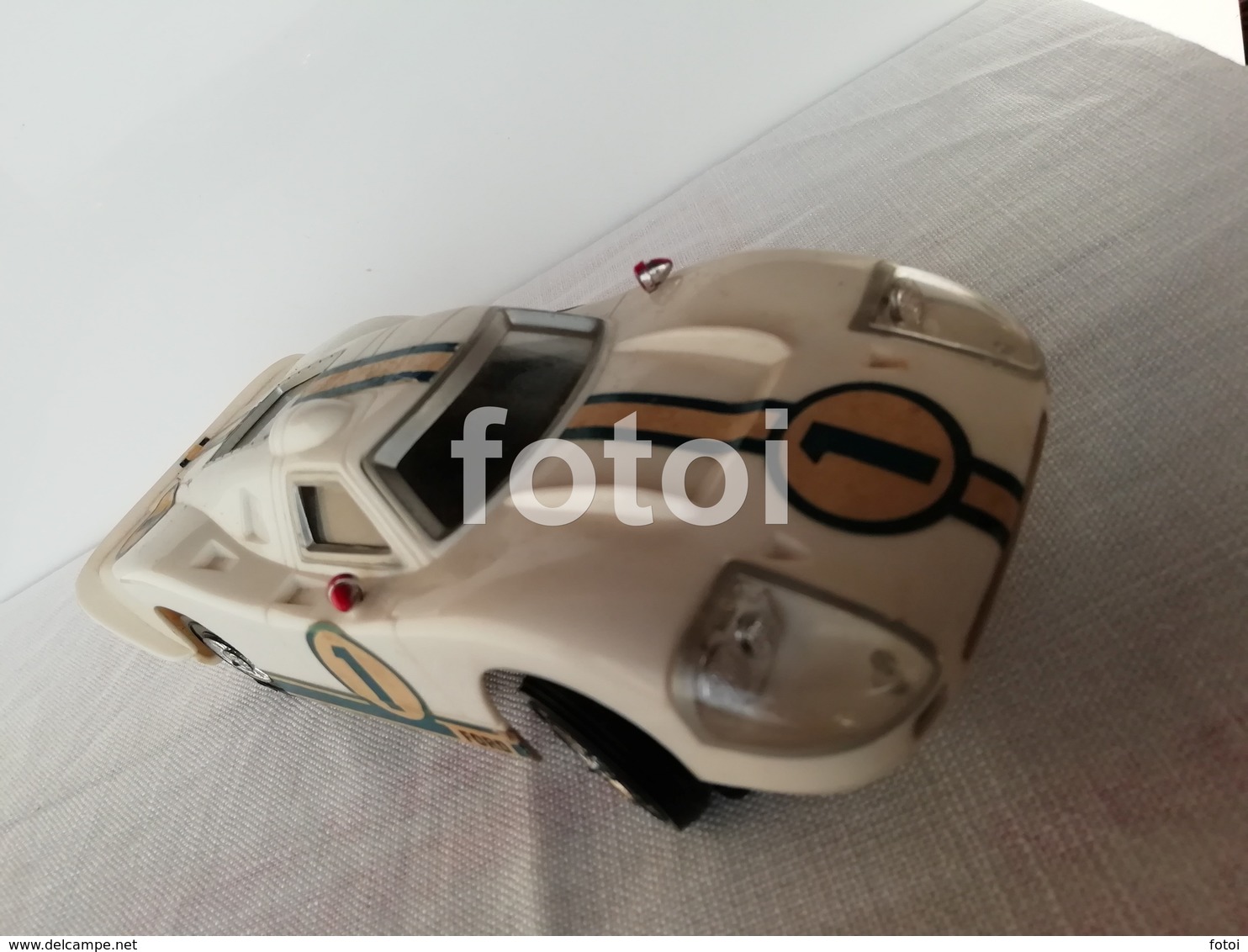 OLD FORD GT40 RACING CAR PLASTIC BATTERY OPERATED AMAZE A MATICS HASBRO HONG KONG  1/24 - Sonstige & Ohne Zuordnung