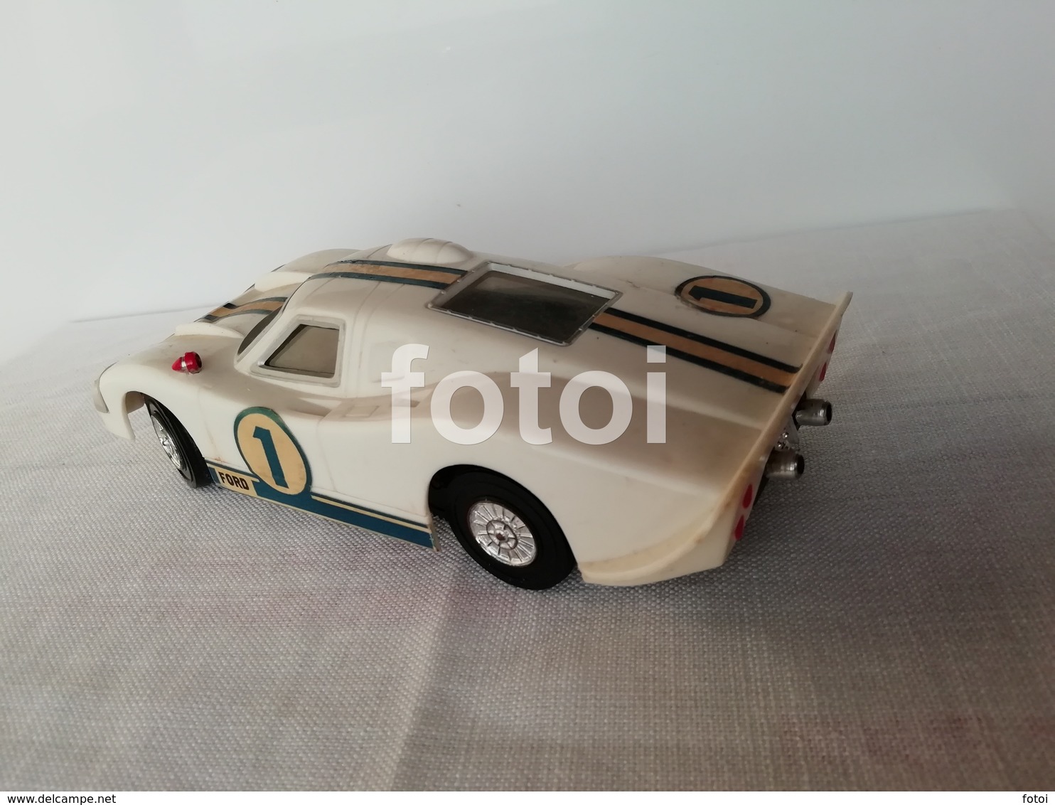 OLD FORD GT40 RACING CAR PLASTIC BATTERY OPERATED AMAZE A MATICS HASBRO HONG KONG  1/24