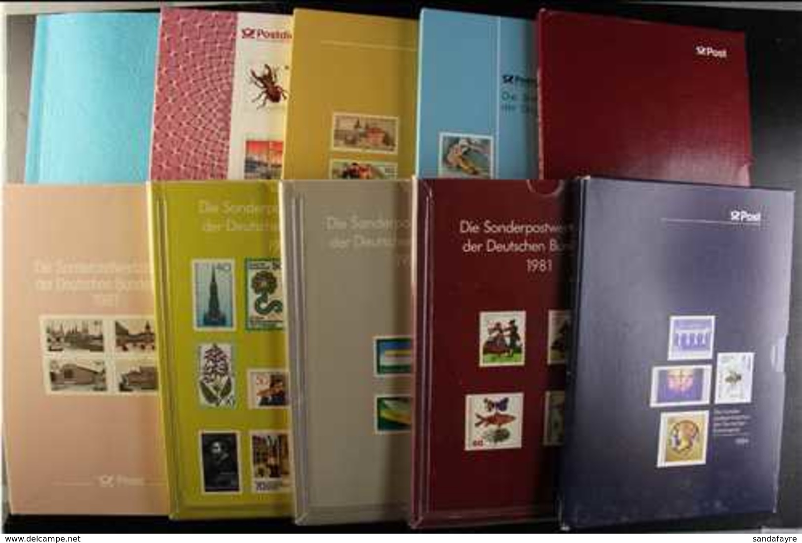 1977-94 YEAR BOOKS Selection Of Year Books With Never Hinged Mint Contents Incl. Some Berlin Issues, For 1977, 1978, 198 - Sonstige & Ohne Zuordnung