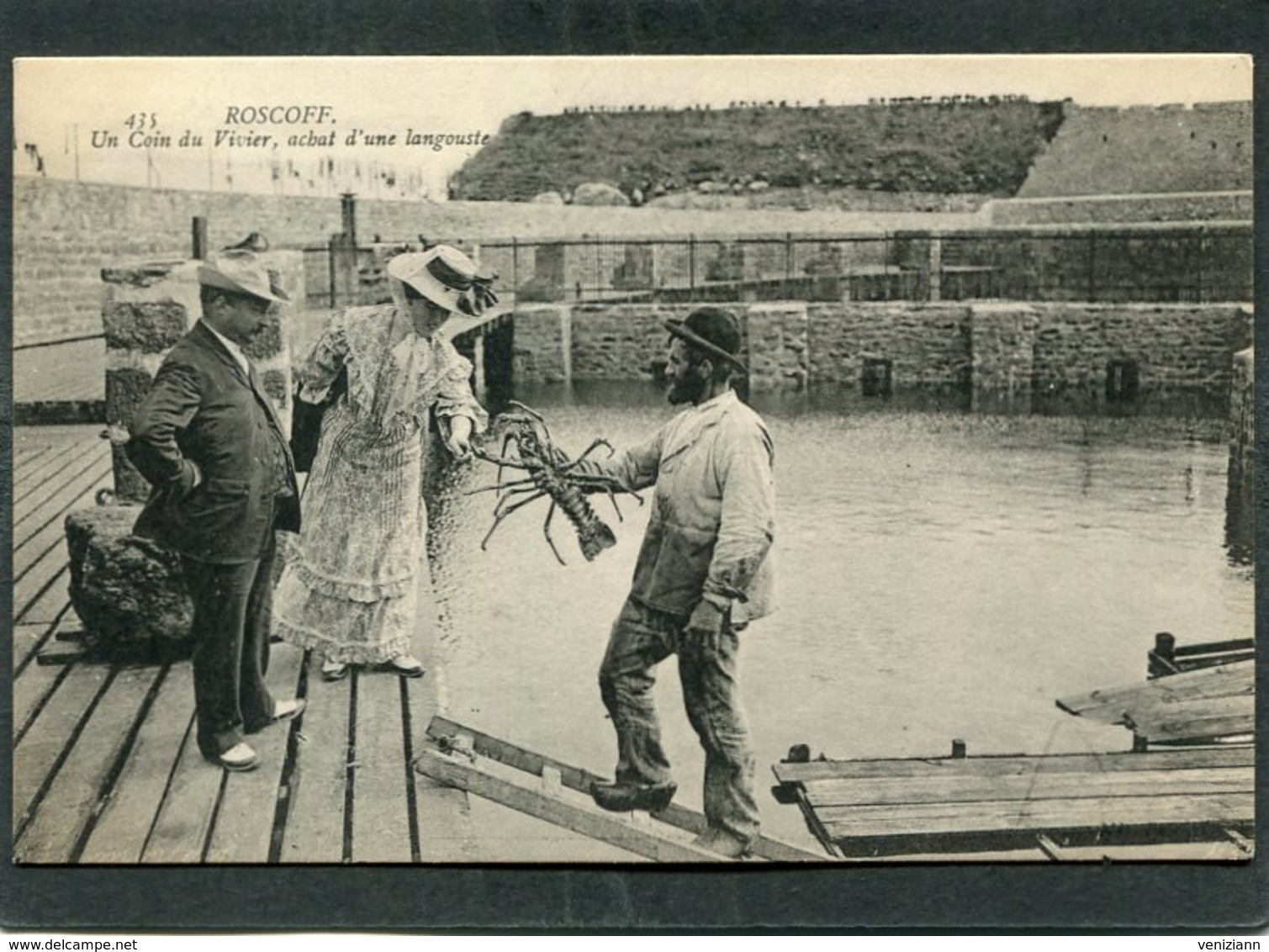 CPA - ROSCOFF - Un Coin Du Vivier - Achat D'une Langouste, Animé - Roscoff