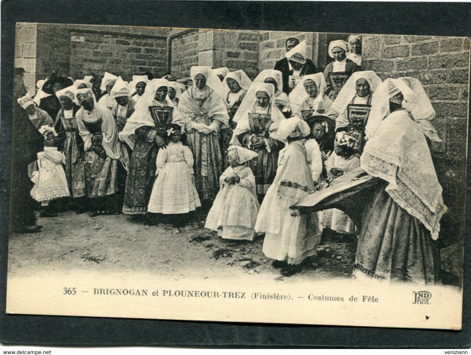 CPA - BRIGNOGAN Et PLOUNEOUR TREZ - Costumes De Fête - Brignogan-Plage