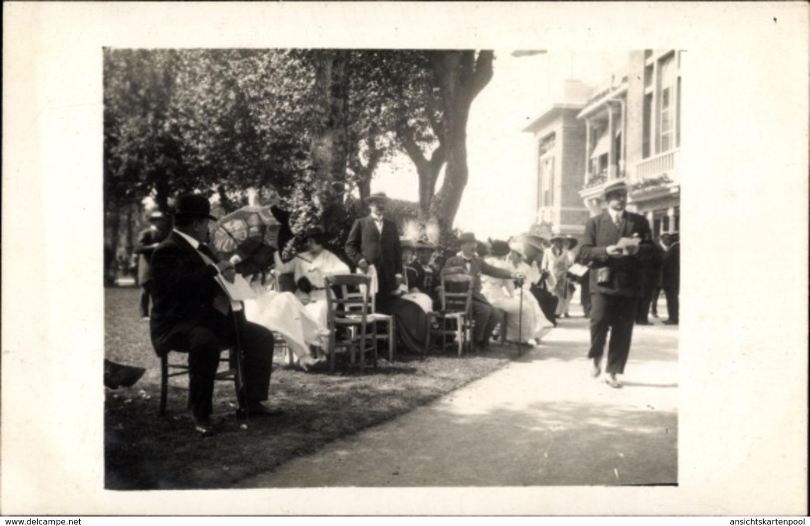 Cp Deauville Calvados, Place De La Republique - Autres & Non Classés