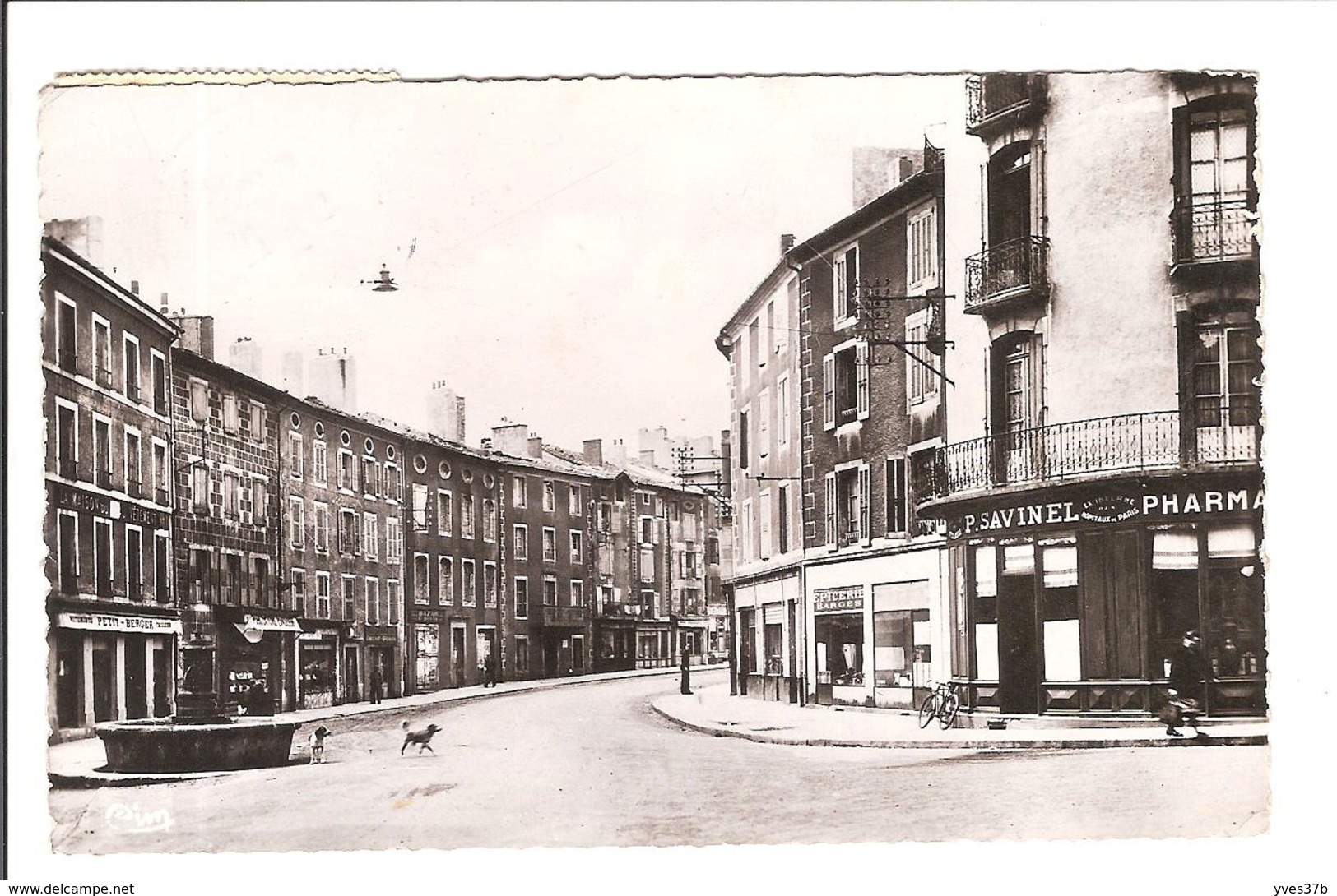 LANGOGNE - Boulevard Général De Gaulle Et Fontaine De Marc - Langogne