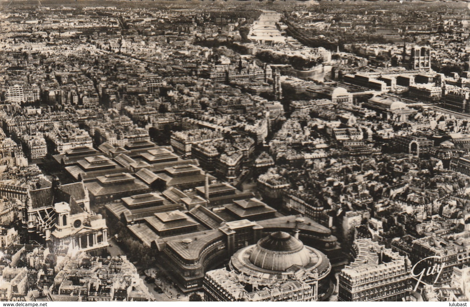 PARIS : Vue Aérienne Des Halles ... Avant Leurs Disparitions. ( église St. Eustache à Gauche.) - Autres & Non Classés