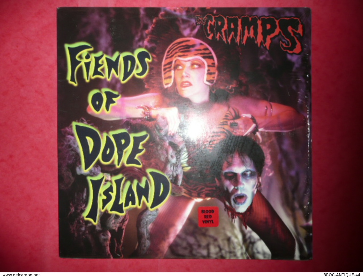 LP N°1483 - THE CRAMPS - FIENDS OF DOPE ISLAND - COMPILATION 13 TITRES - Punk