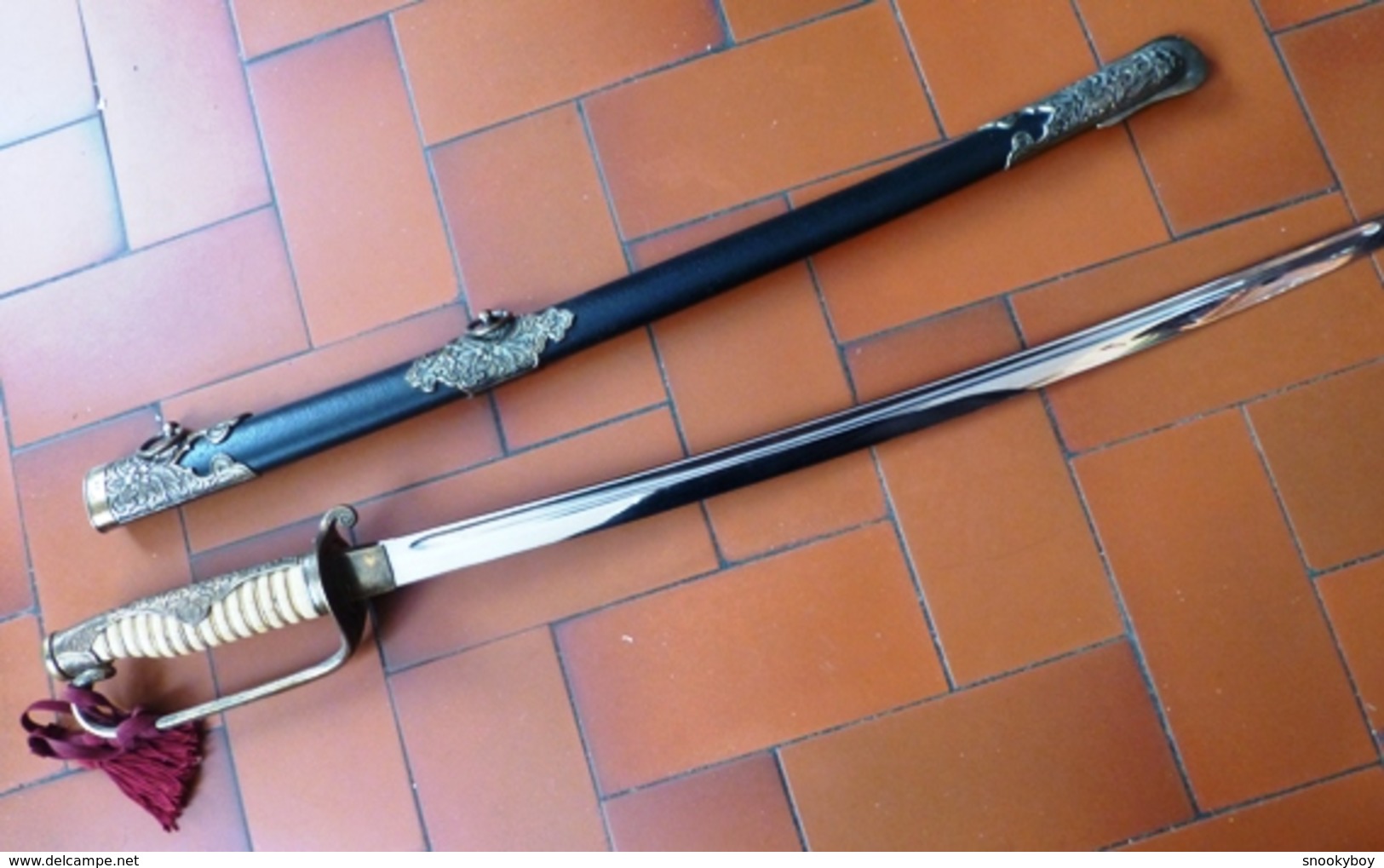 Sabre De Parade D'officier De Marine Japonais (Repro) - Armes Blanches