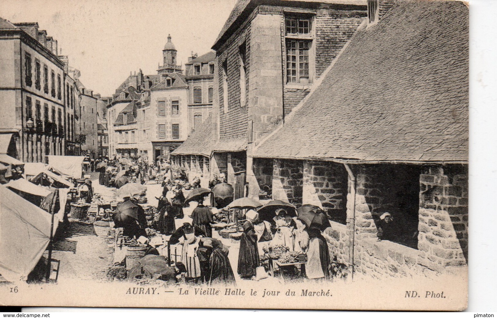 AURAY -La Vieille Halle Le Jour Du Marché - Autres & Non Classés