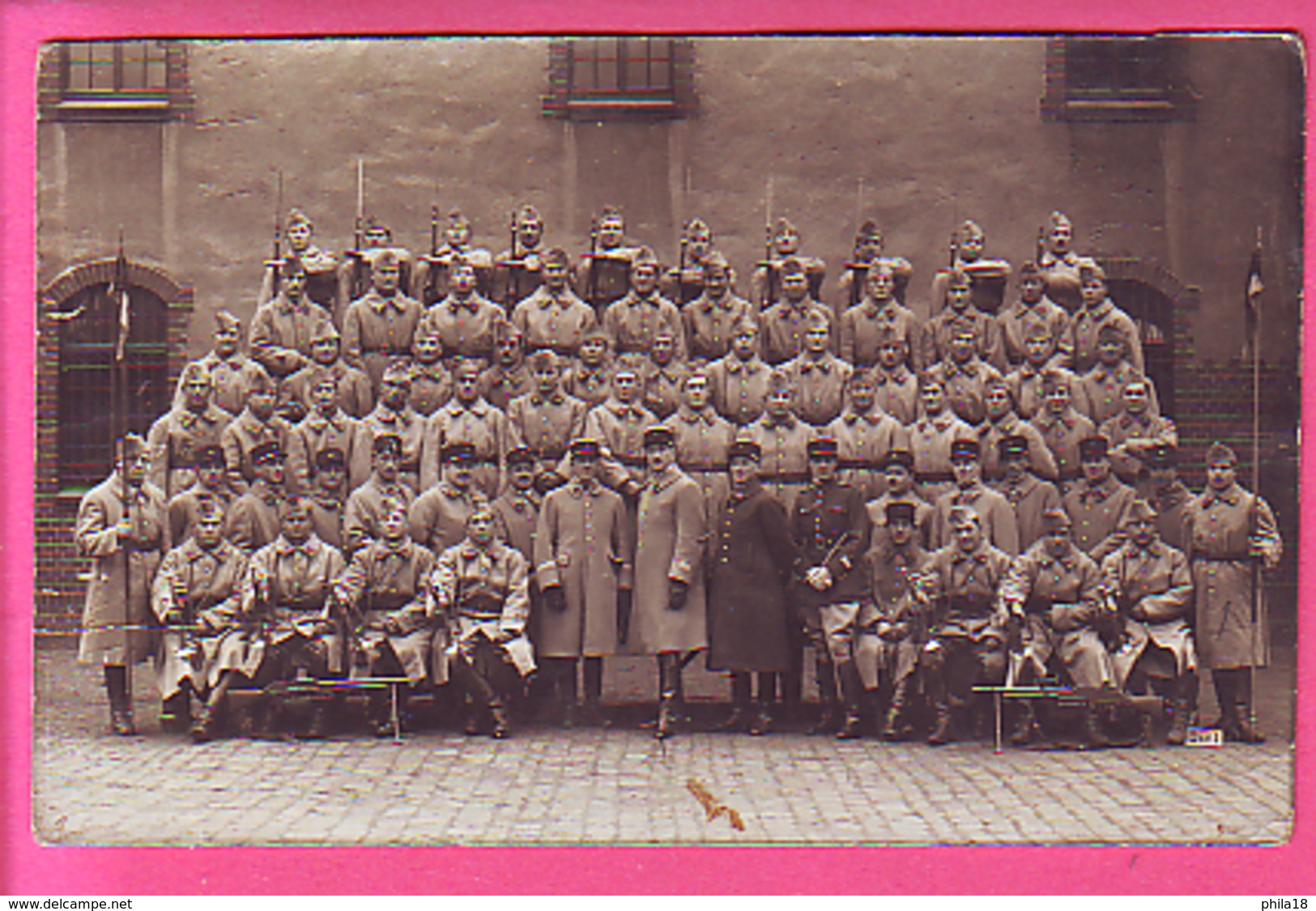 MILITARIA CARTE PHOTO   MILITAIRES  OFFICIERS DU 19° TROMPETTES ETENDARDS - Régiments