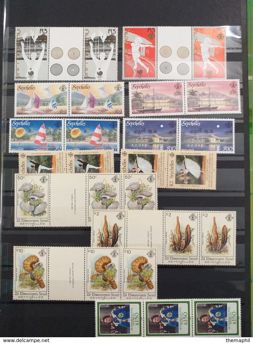 Lot N° TH. 48 MONDE  Un Lot De Timbres Neufs ** Dans 2 Classeurs - Collections (en Albums)