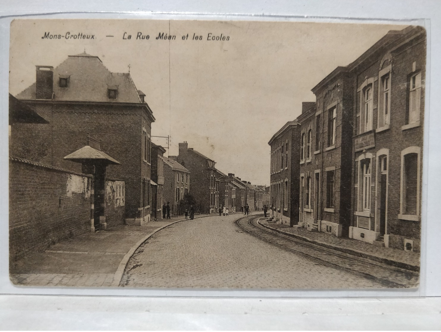 Mons-Crotteux. Rue Méan Et Les Ecoles - Grâce-Hollogne