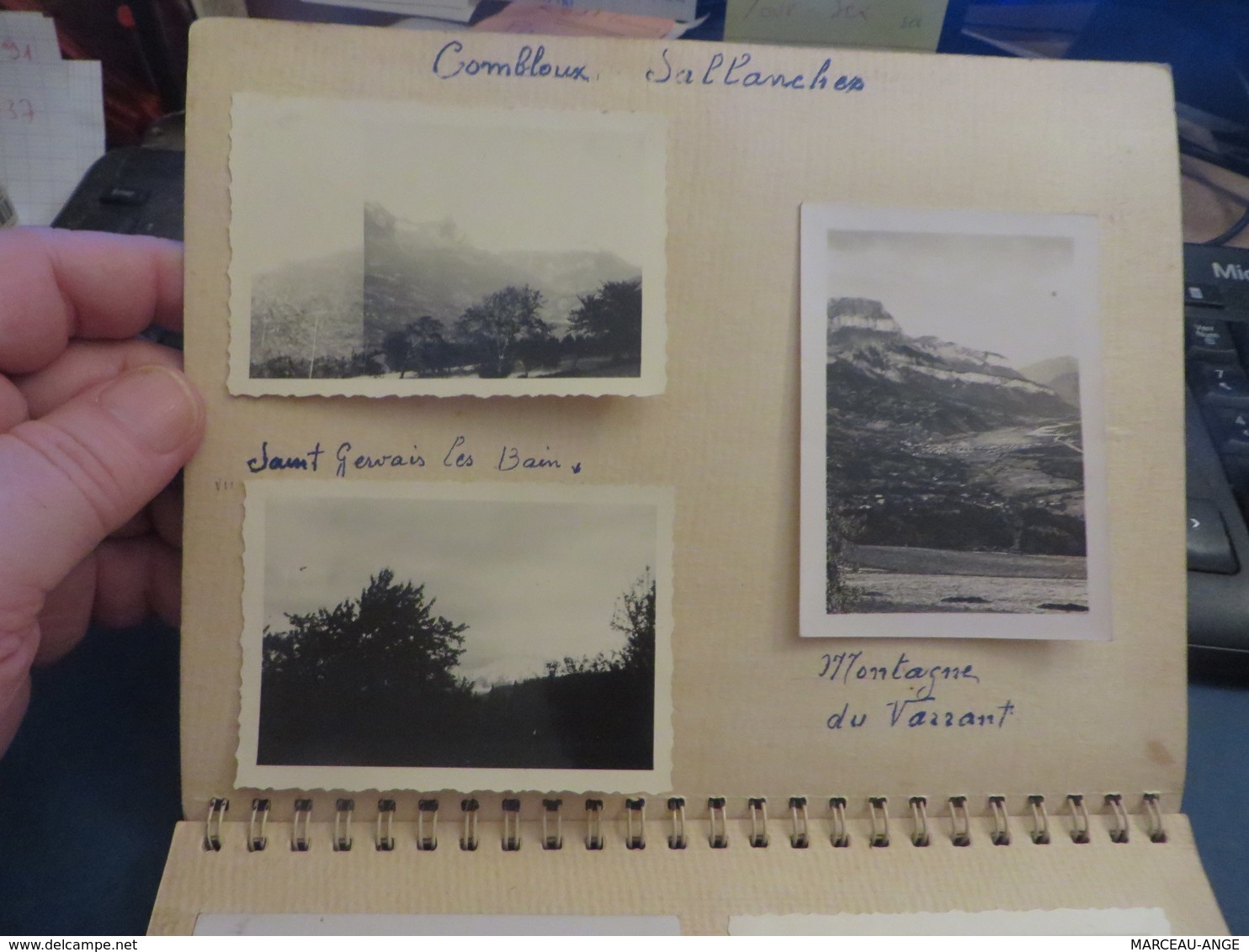 COMBLOUX et divers cartes dans un cahier collées par un coté NOMBREUSES PHOTOS