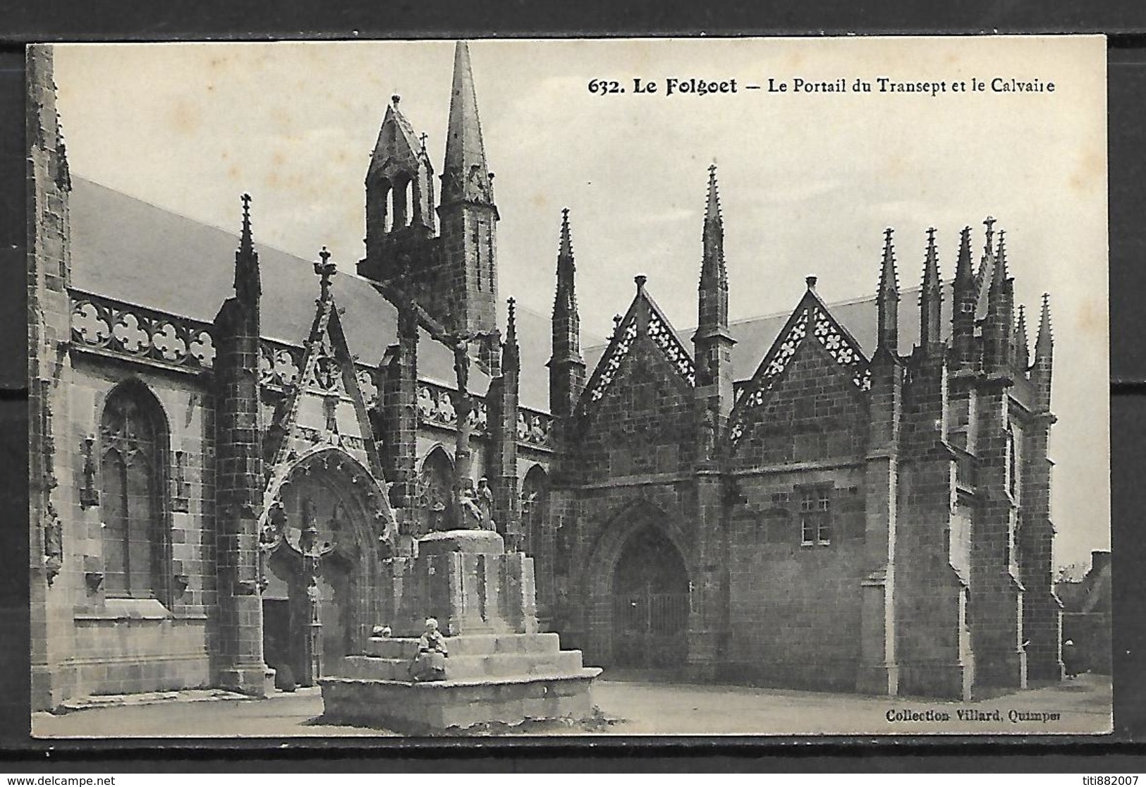 LE  FOLGOËT    -    Le  Portail  Du  Transept  Et  Le  Calvaire. - Le Folgoët