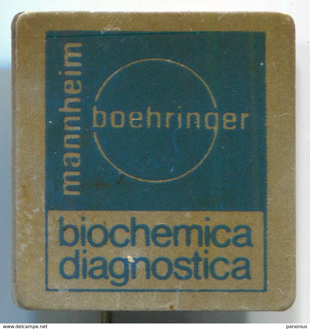 MANNHEIM BOEHRINGER - Germany, Pharmacy, Vintage Pin, Badge, Abzeichen - Geneeskunde