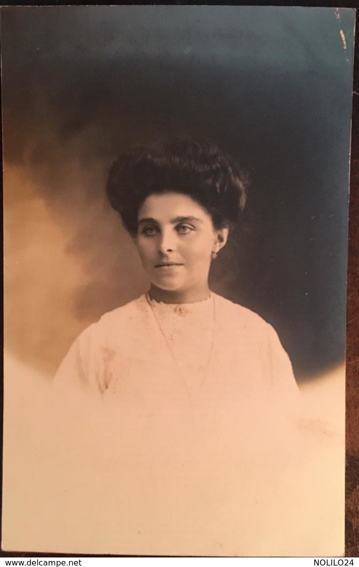 Carte Photo, Jeune Femme, Photographie Louis Martin- Paris  Non écrite - Photographie