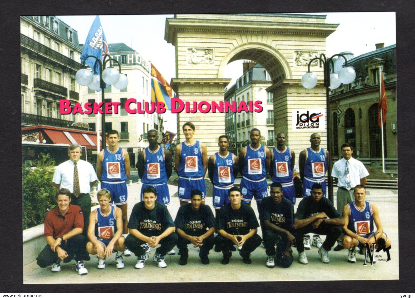 - DIJON - ( Cote D'Or) Equipe Du Basket Club Dijonnais - Dijon