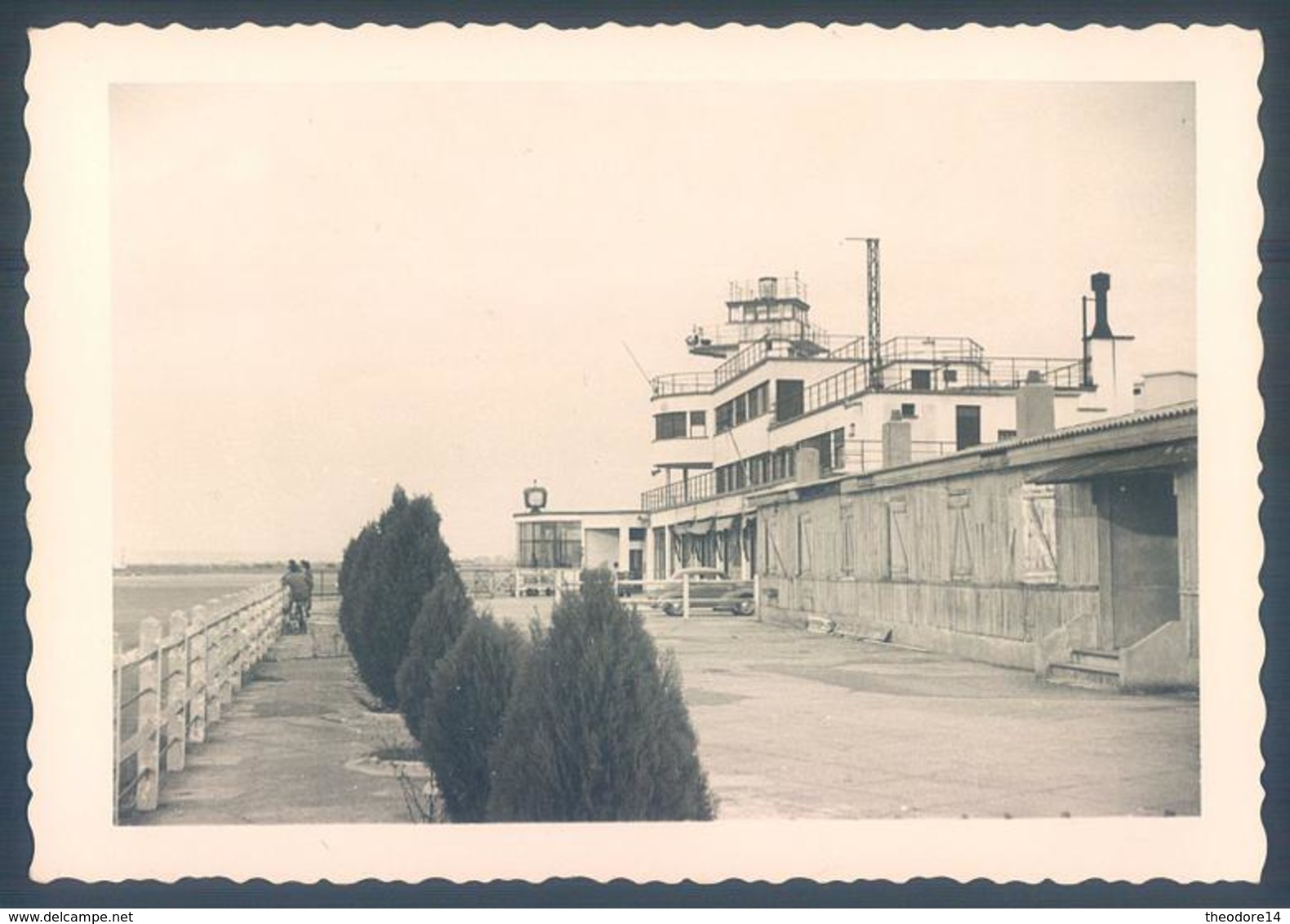 Lot de 27 photos 69 Lyon Bron Aéroport Avion Le Progres Parking Douane 1958 Photo originale 9 x 12.5 cm