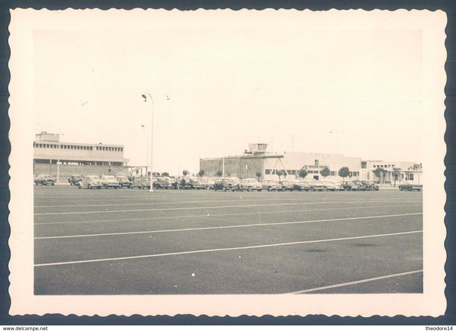 Lot de 27 photos 69 Lyon Bron Aéroport Avion Le Progres Parking Douane 1958 Photo originale 9 x 12.5 cm