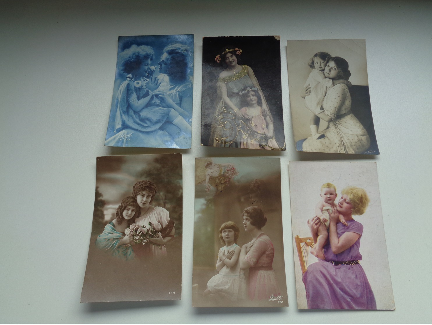 Beau lot de 60 cartes postales de fantaisie  mère + enfant      Mooi lot van 60 postkaarten  moeder + kind - 60 scans