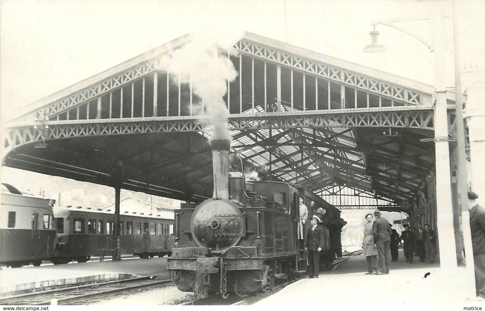 GARE DE TULLE; Photo Laurent Format Carte Ancienne . - Gares - Avec Trains