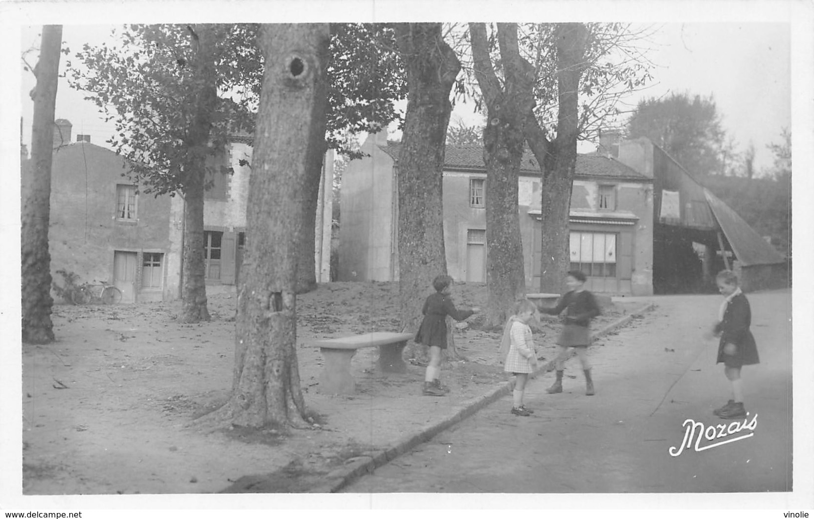 20-1216 : MONTFAUCON SUR MOINE. - Montfaucon