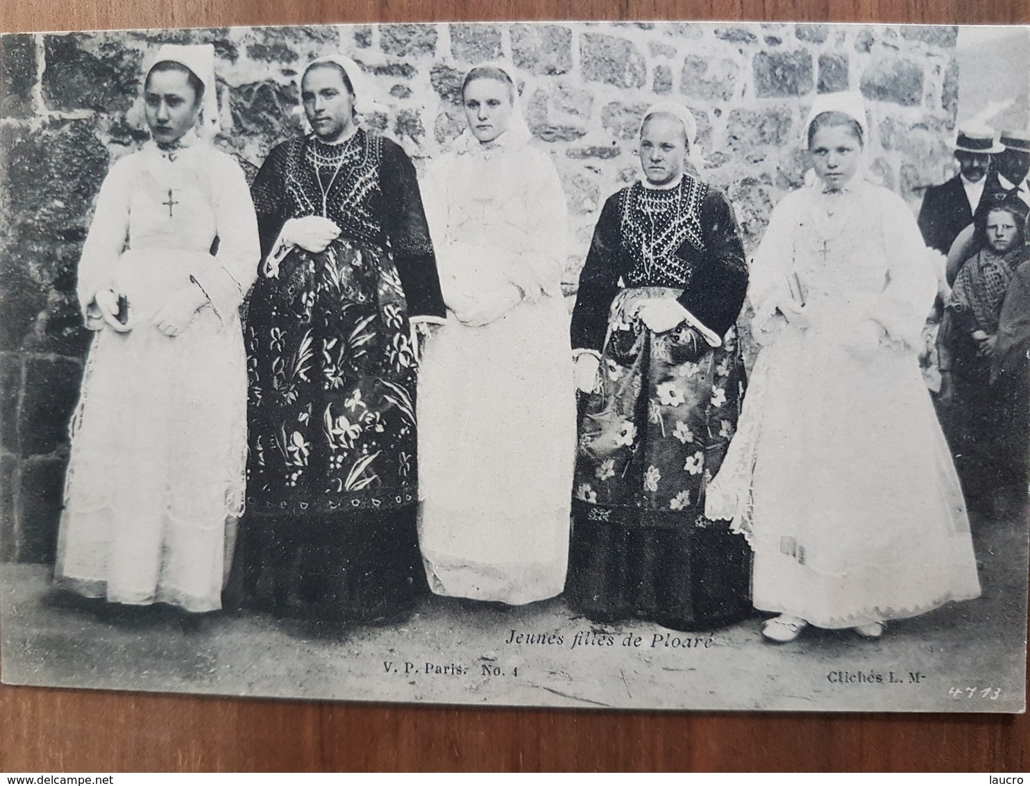 Douarnenez.Jeunes Filles De Ploaré.coiffes Costumes Bretons.édition VP 4 - Douarnenez