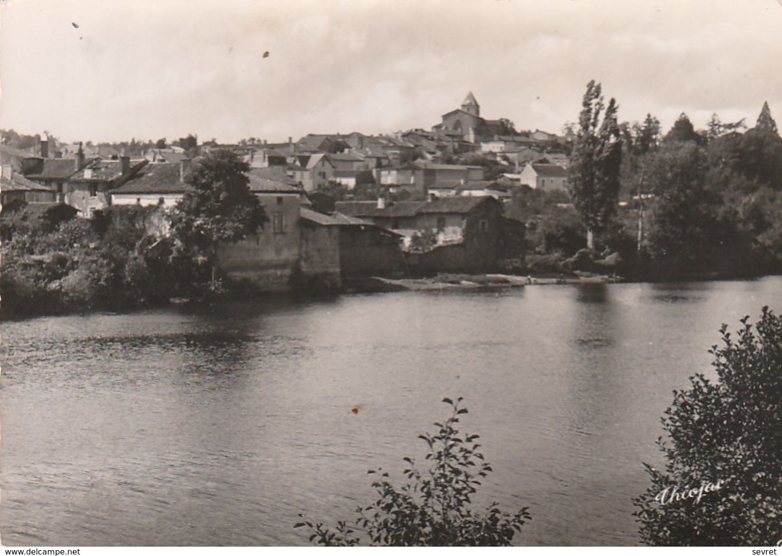 AVAILLES LIMOUZINE. - Vue Générale. CPM Dentelée - Availles Limouzine