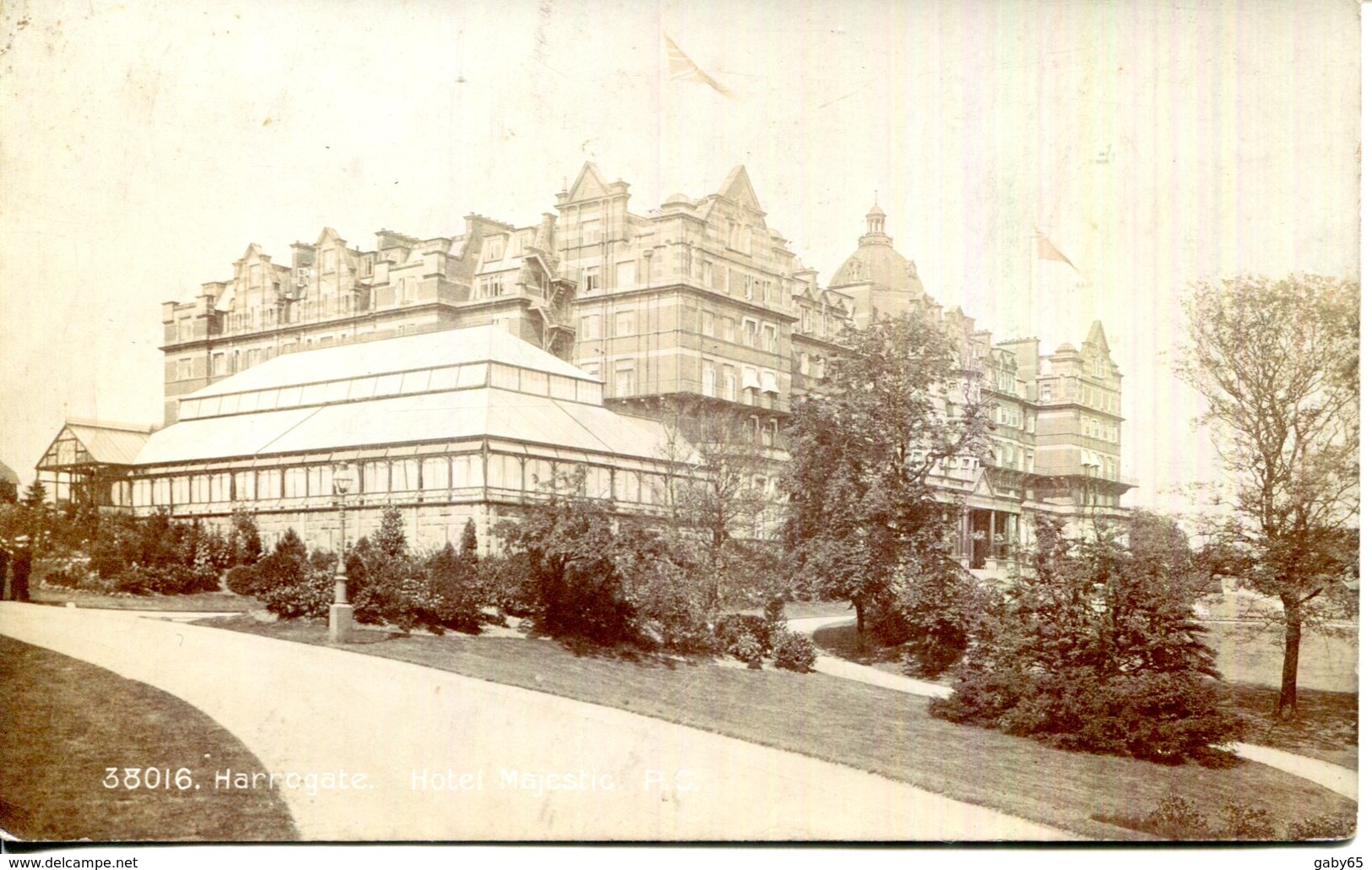 ANGLETERRE.HARROGATE.CARTE PHOTO.HOTEL MAJESTIC. - Harrogate