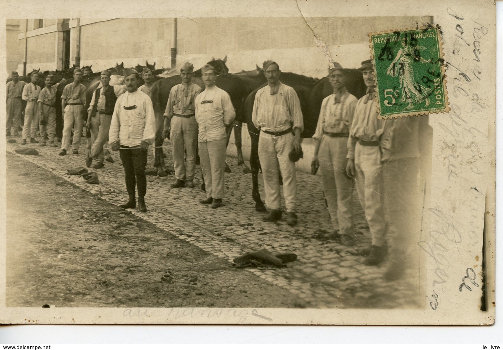 1817. CPA PHOTO GROUPE DE MILITAIRES 1913. ECRITE PAR UN SOLDAT EN CASERNE A NIORT DE RETOUR DES MANOEUVRES DU SUD-OUEST - War 1914-18