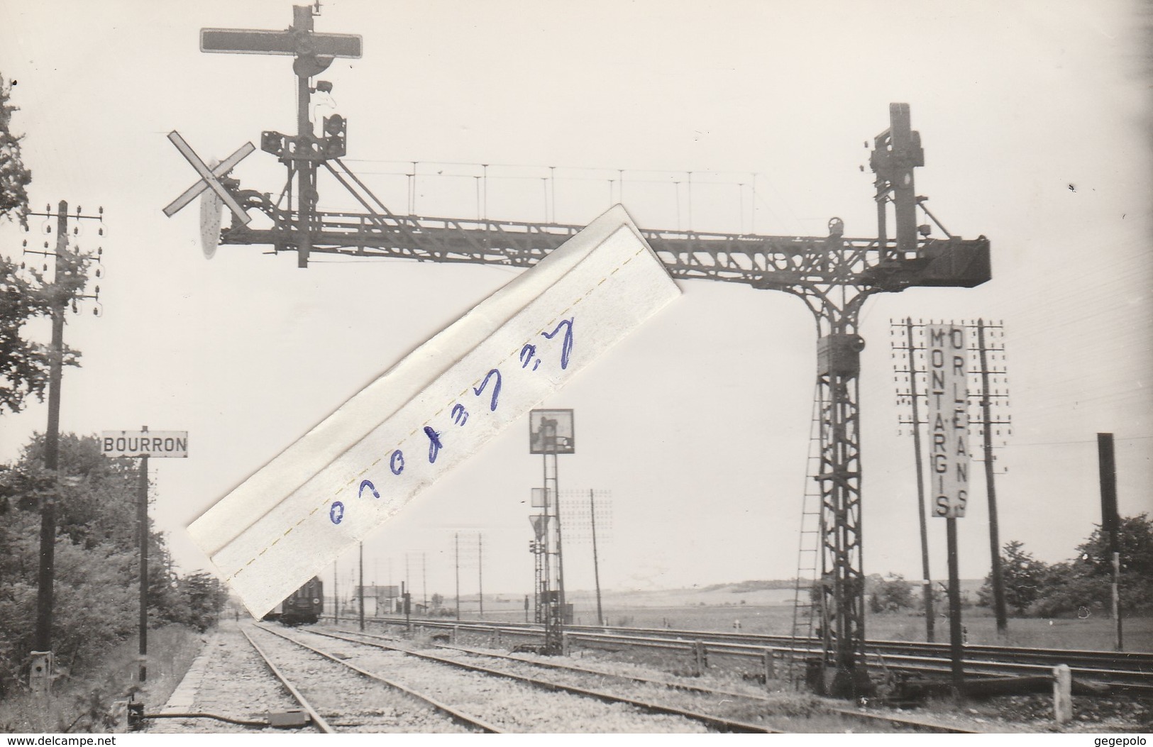 77 - BOURRON - Arrêt De La Ligne P.L.M. ( Photo Souple Format Cpa 9 Cm X 14 Cm  )  Rare - Places