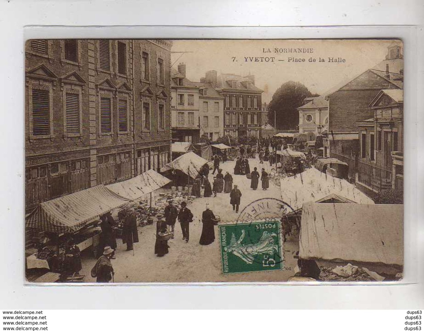 YVETOT - Place De La Halle - Très Bon état - Yvetot