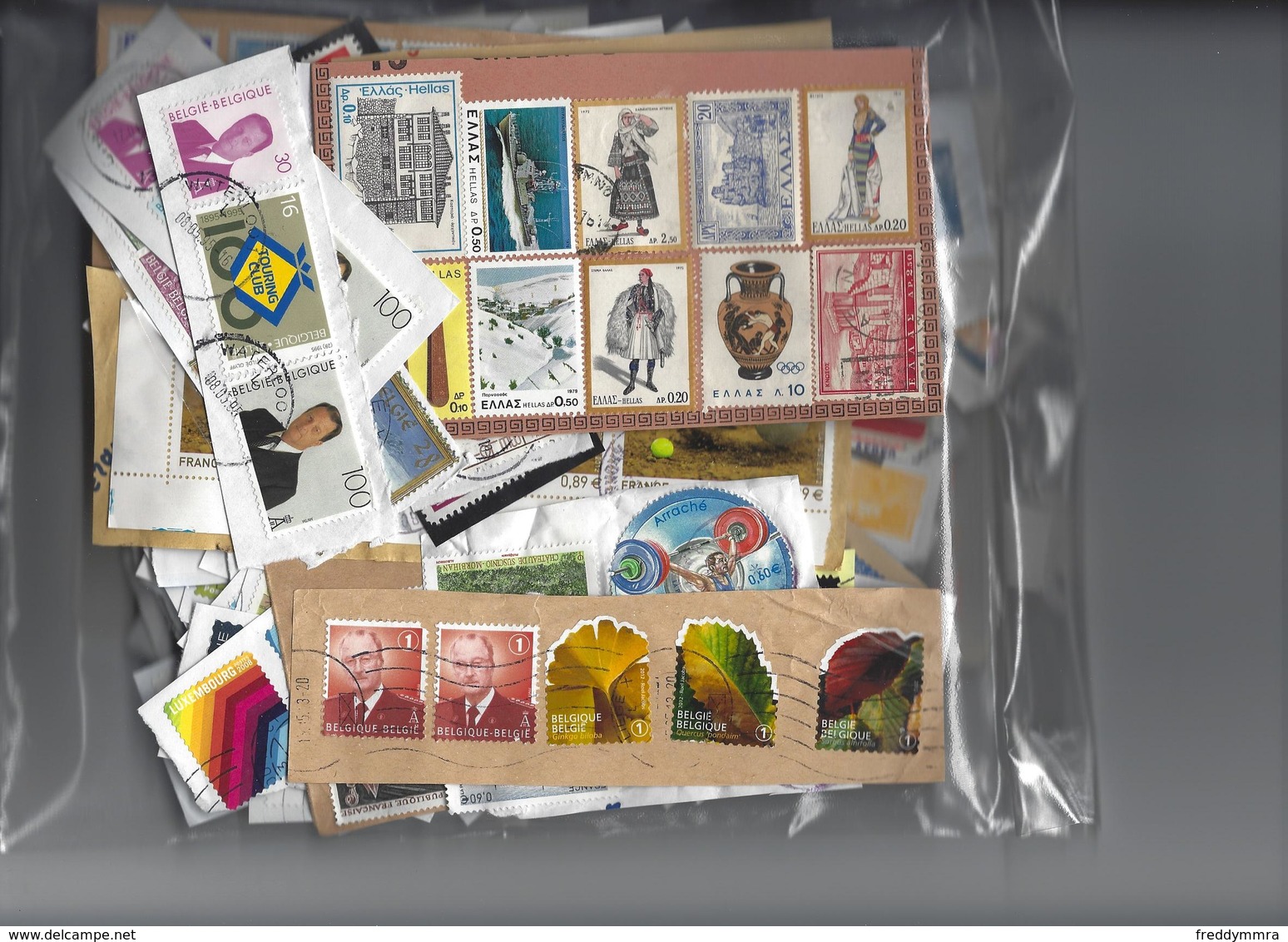 230gr De Timbres Divers Monde Sur Fragments - Collections (sans Albums)