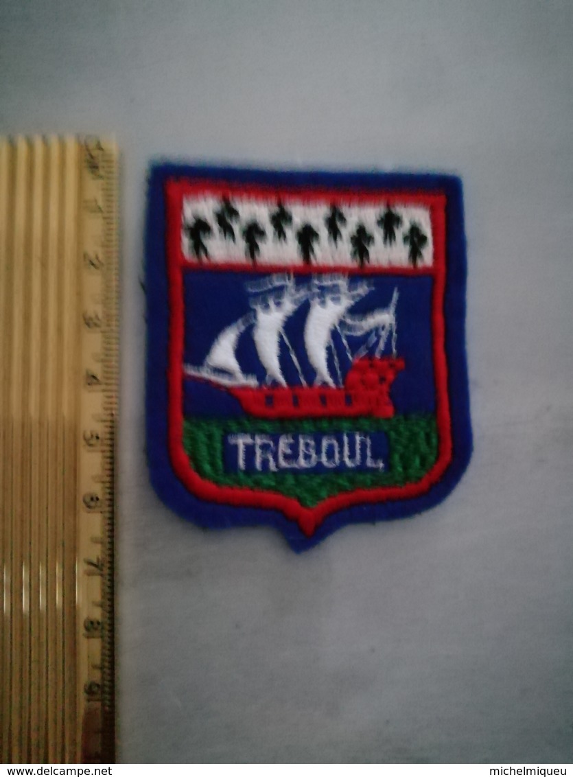 10807     ECUSSON TISSU TREBOUL - Ecussons Tissu