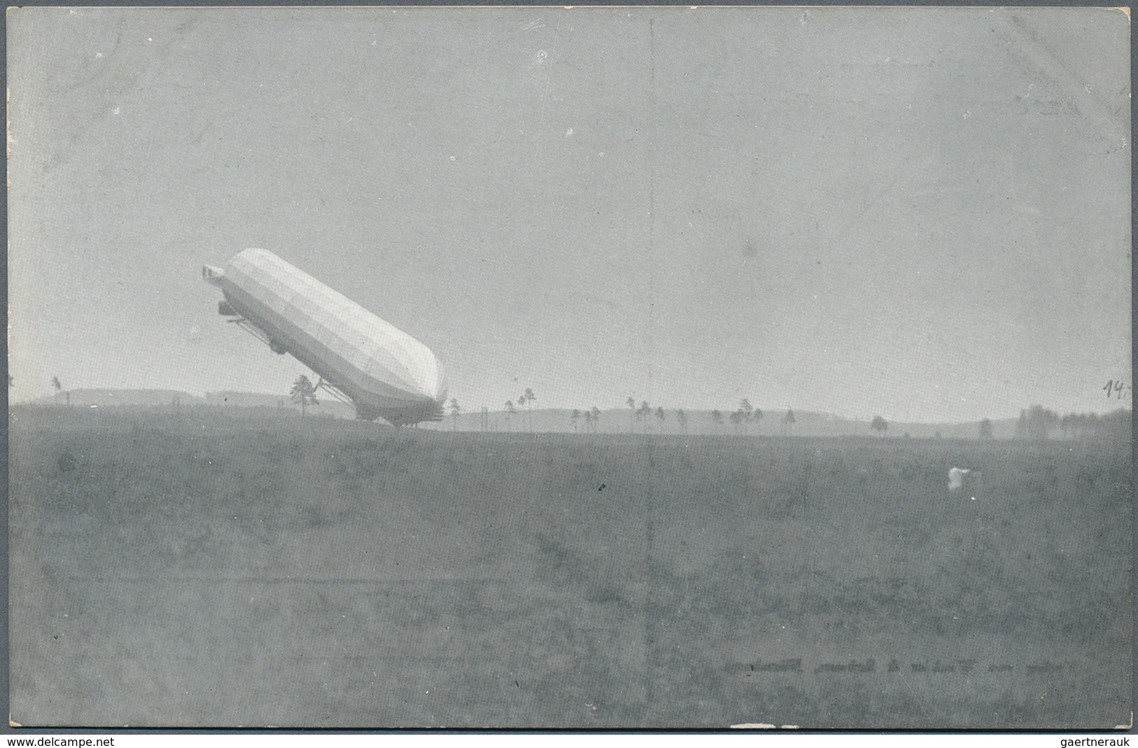 Ansichtskarten: Motive / Thematics: ZEPPELIN: Ca 185 Zeppelin postcards and a few photos, with a lar