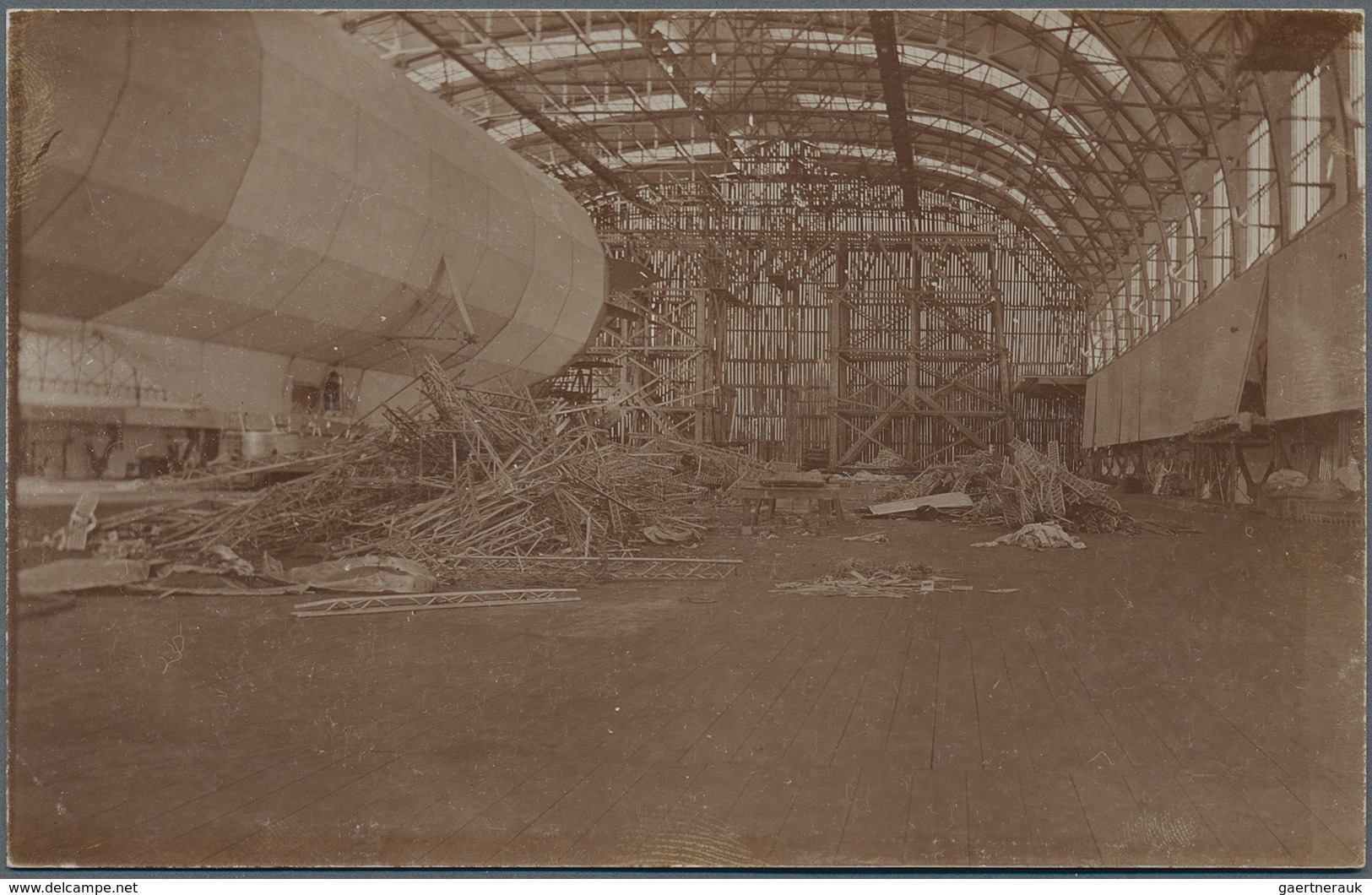 Ansichtskarten: Motive / Thematics: ZEPPELIN: Over 140 Zeppelin postcards, mostly Real Photos with t