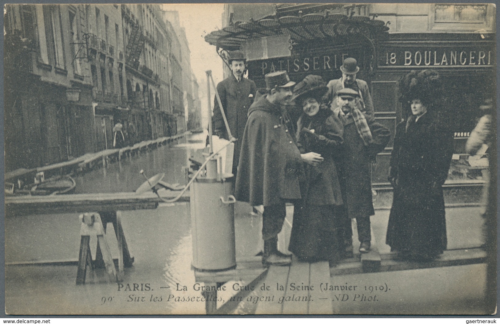 Ansichtskarten: Alle Welt: FRANKREICH, PARIS 1910 Hochwasser, 125 Historische Lichtdrucke Und Fotoka - Zonder Classificatie
