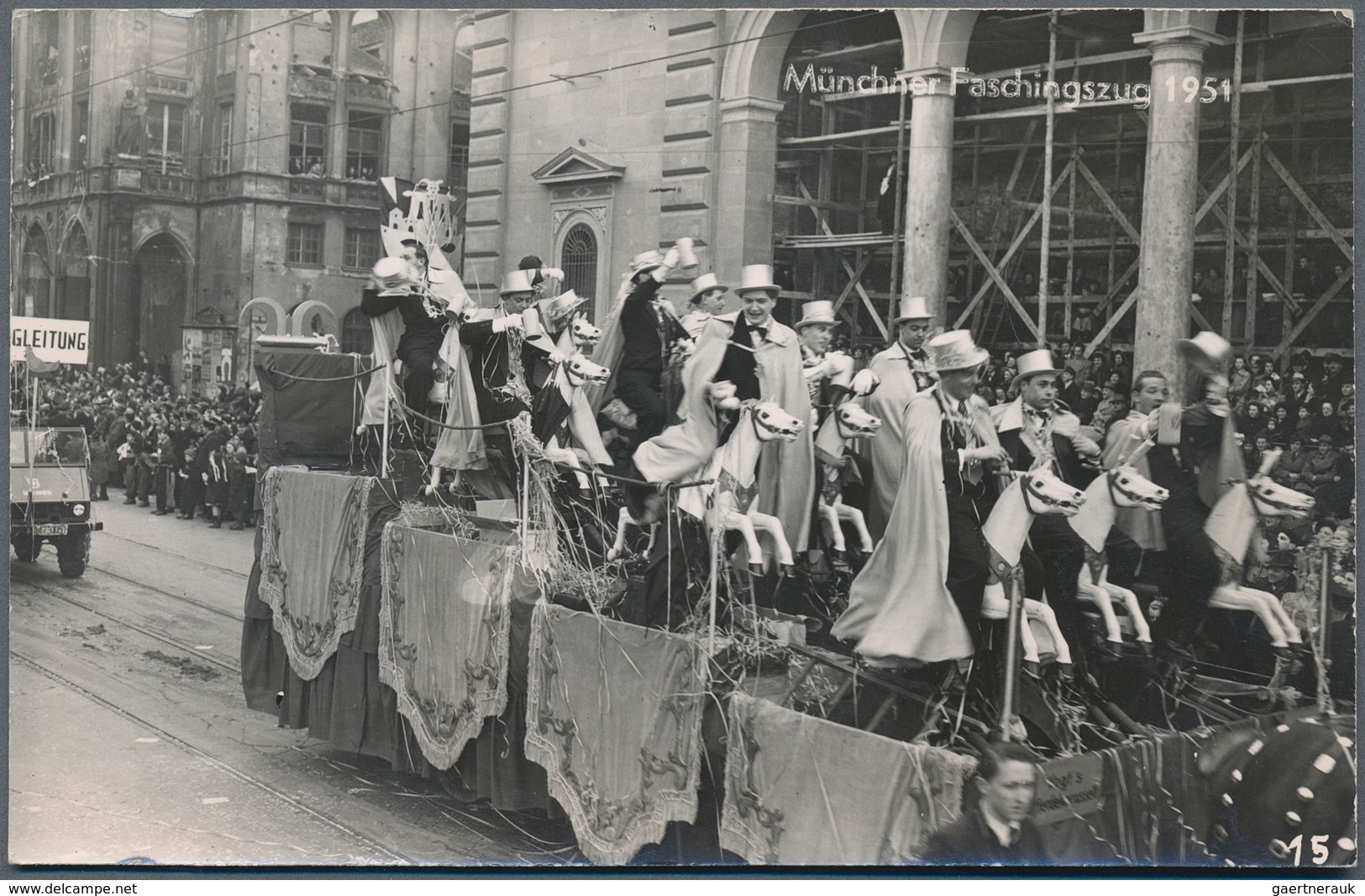 Ansichtskarten: Bayern: MÜNCHEN, Faschingsumzüge 1949/1954, 51 Echtfotokarten Und 6 Kleinformatige F - Andere & Zonder Classificatie