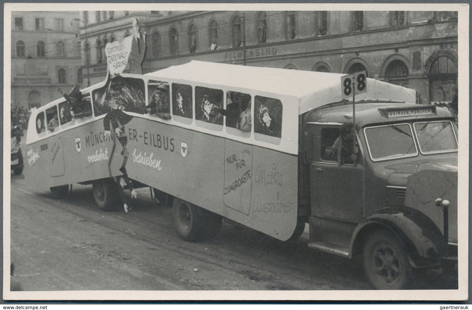 Ansichtskarten: Bayern: MÜNCHEN, Faschingsumzüge 1949/1954, 51 Echtfotokarten Und 6 Kleinformatige F - Andere & Zonder Classificatie