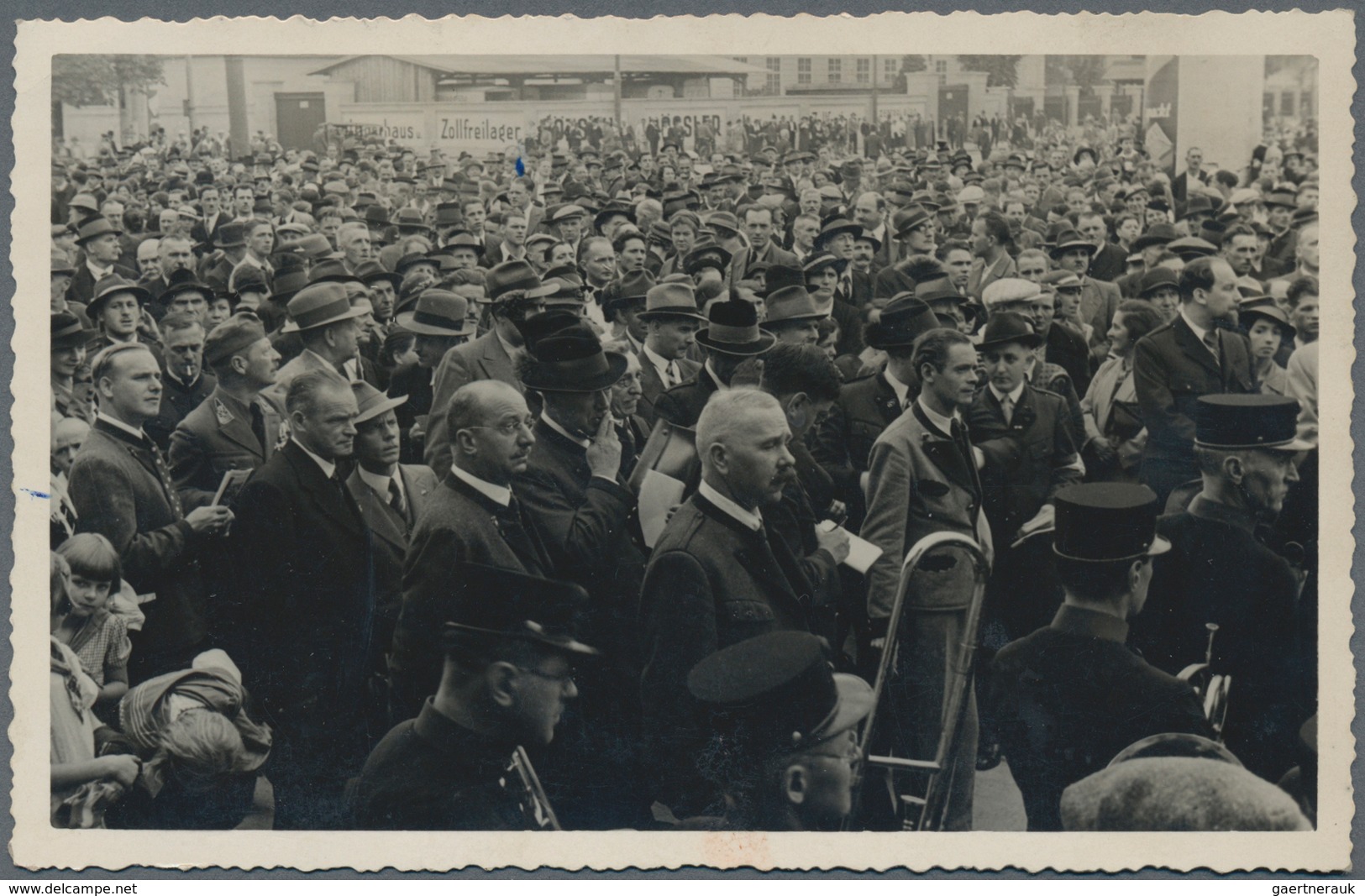 Ansichtskarten: KARTON, Mit über 1300 Historischen Ansichtskarten Ab Ca. 1900 Bis In Die 1970er Jahr - 500 Postcards Min.