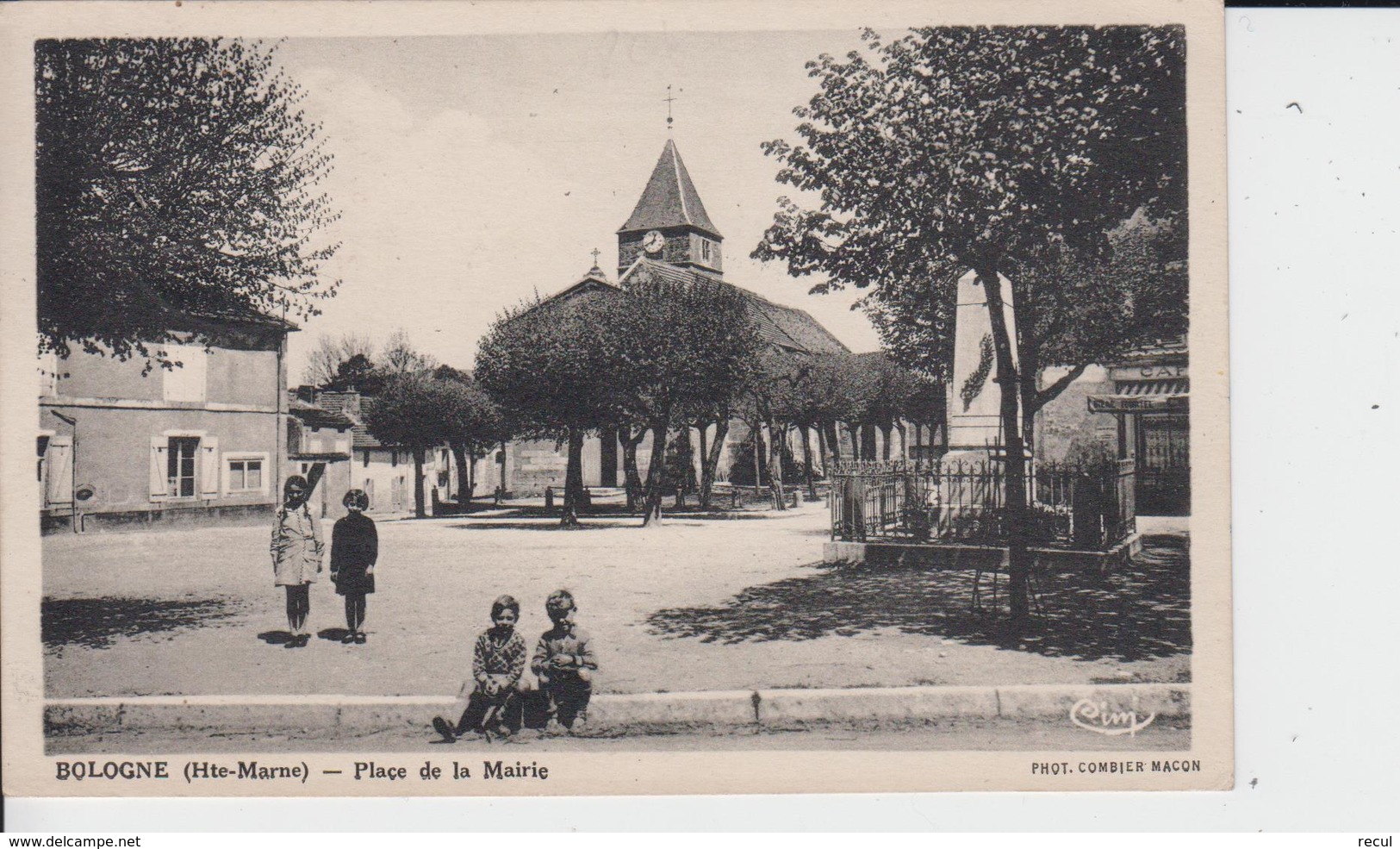 HAUTE MARNE -  BOLOGNE - Place De La Mairie  ( - Timbre à Date De 1946 - Belle Animation ) - Autres & Non Classés