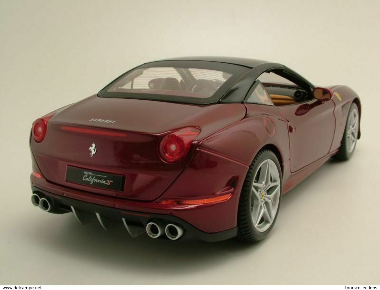Ferrari California T Rouge Foncé Toit Fermé (version Luxe De 2015) 1/18 Burago N° 16902 - Burago